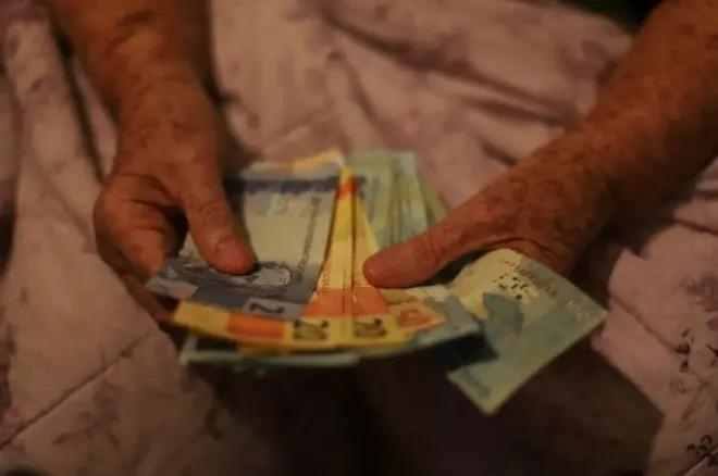 Aposentados devem ficar atentos a descontos não reconhecidos em benefícios