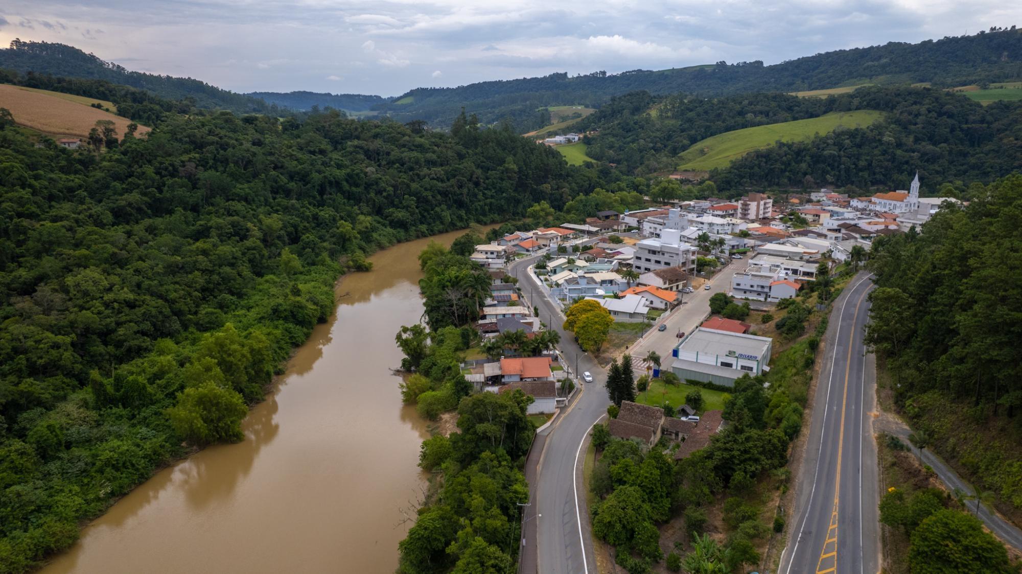 Aulas na rede municipal e estadual de Aurora são retomadas nesta segunda-feira (04)