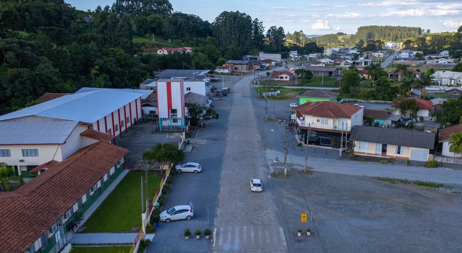 Asfaltamento da Avenida 29 de Novembro em Chapadão do Lageado será finalizado em breve
