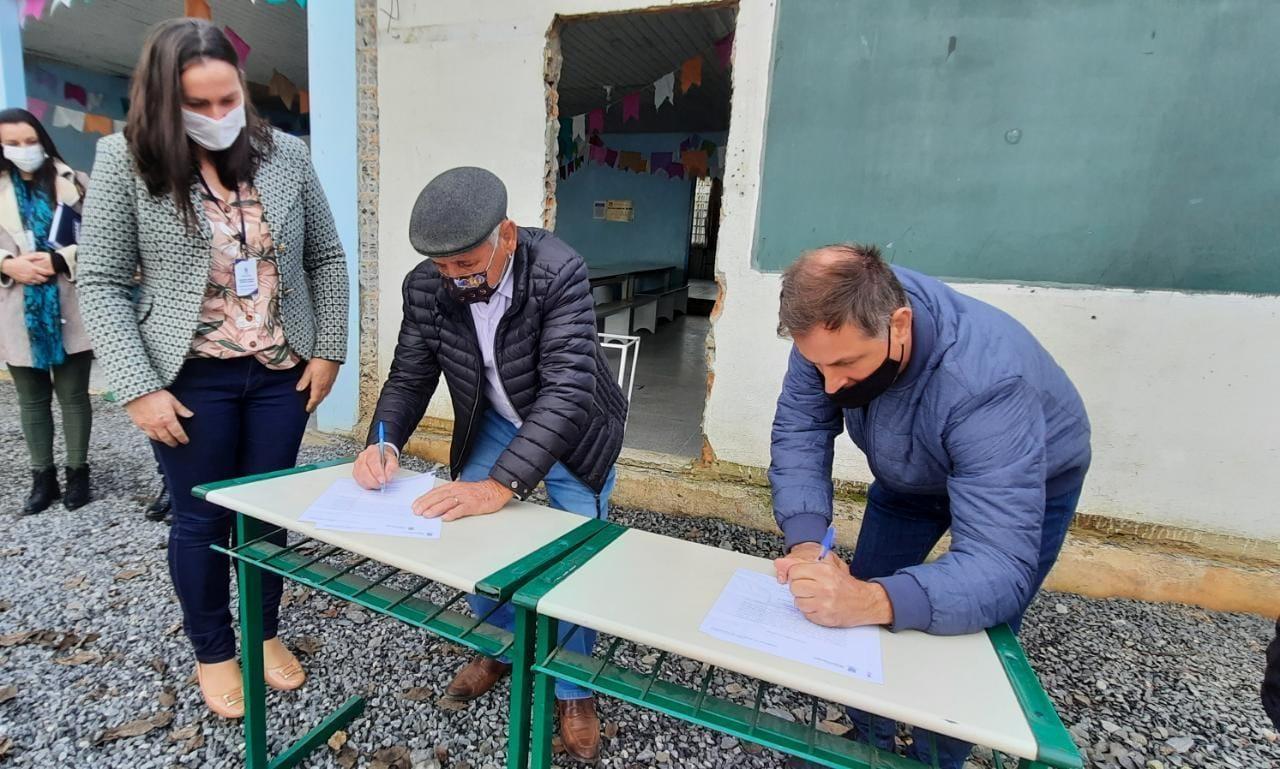 Assinada ordem de serviço para obras de ampliação e revitalização do Centro Educacional Professor Curt Hamm