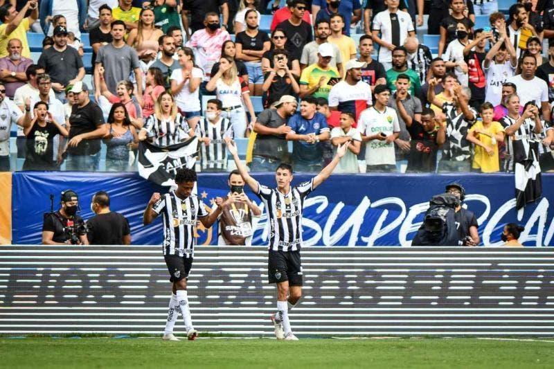 Atlético-MG bate o Flamengo nos pênaltis e é campeão da Supercopa