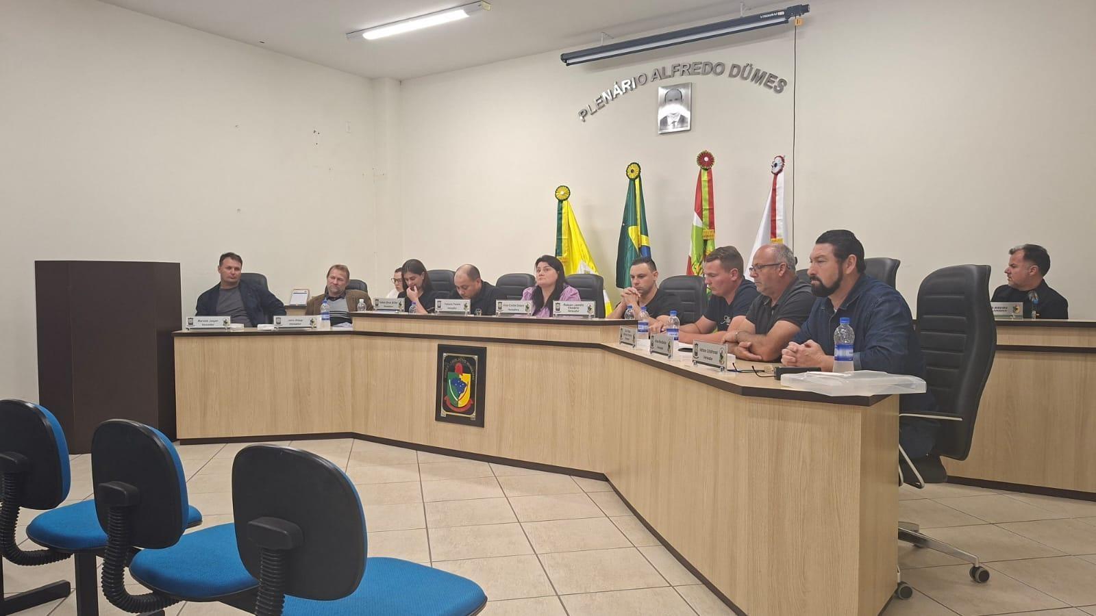 Aurora prepara nova lei para atualizar sistema municipal de ensino