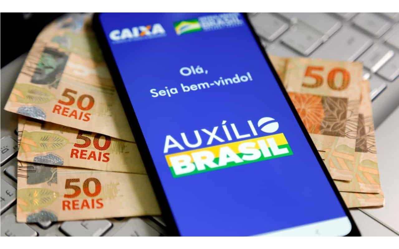 Auxílio Brasil começa a ser pago hoje com novo valor; veja calendário e como saber se foi aprovado