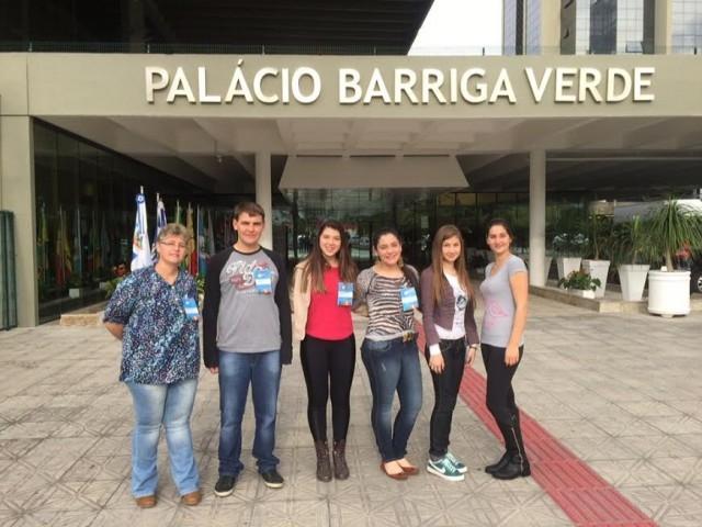 Alunos de Atalanta representam região do Alto Vale do Itajaí no Programa Parlamento Jovem