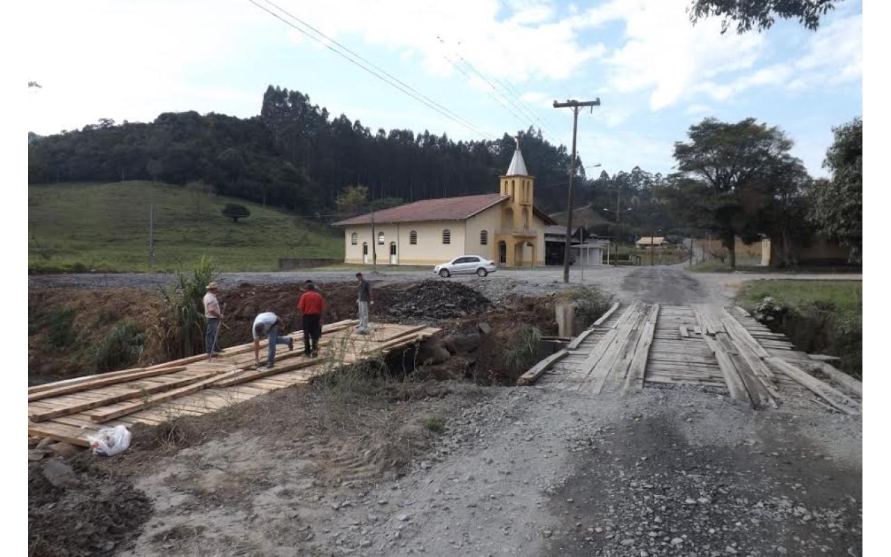 Tráfego na ponte provisória no Molungú em Vidal Ramos será liberada nesta terça-feira