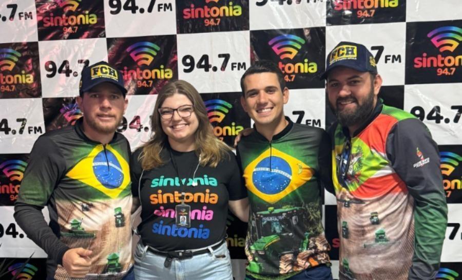 Baxero Véio, Pimentinha e Jean Gerente visitam Festa da Cebola