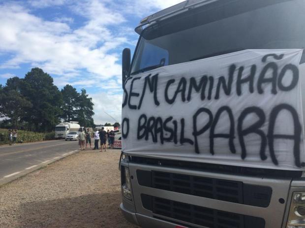 BR 470: Caminhoneiros começam manifestação em Apiúna