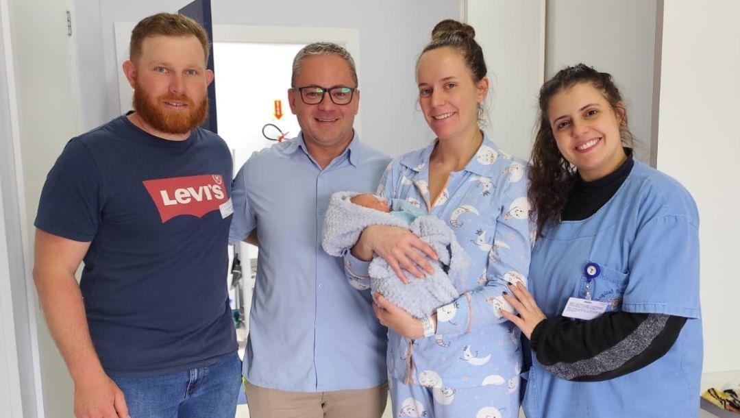 Bebê nasce dentro do carro e é salvo por conhecimentos do curso de gestantes em Ituporanga