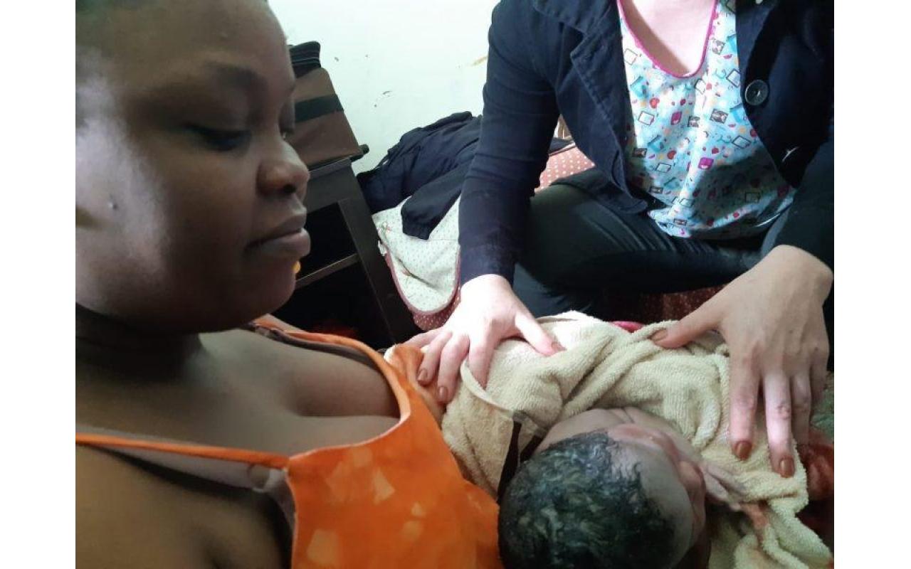 Bebê nasce em casa com ajuda de funcionários de posto de saúde em Rio do Sul 