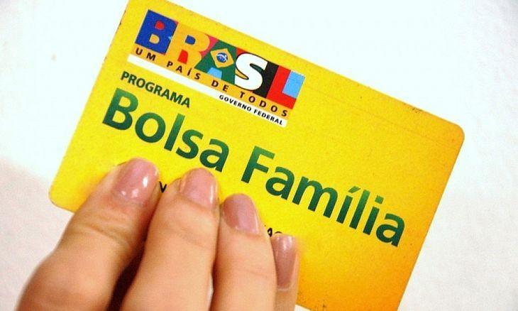 Bolsonaro anuncia 13º do Bolsa Família na semana que vem
