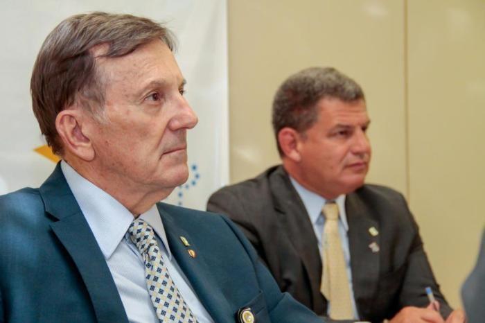 Bolsonaro coloca nos Correios general que era ministro da Secretaria-Geral 