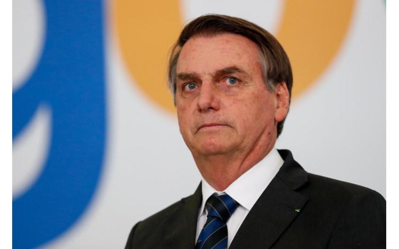 Bolsonaro determina que ministros adotem medidas para combater queimadas 