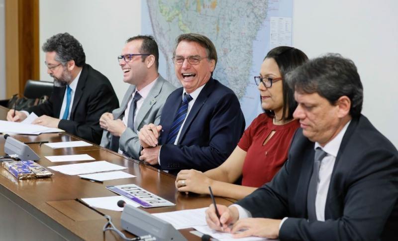 Bolsonaro ignora reforma da Previdência e defende trabalho infantil