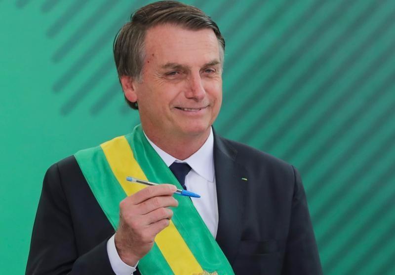 Bolsonaro sanciona lei que permite falta escolar por motivo religioso