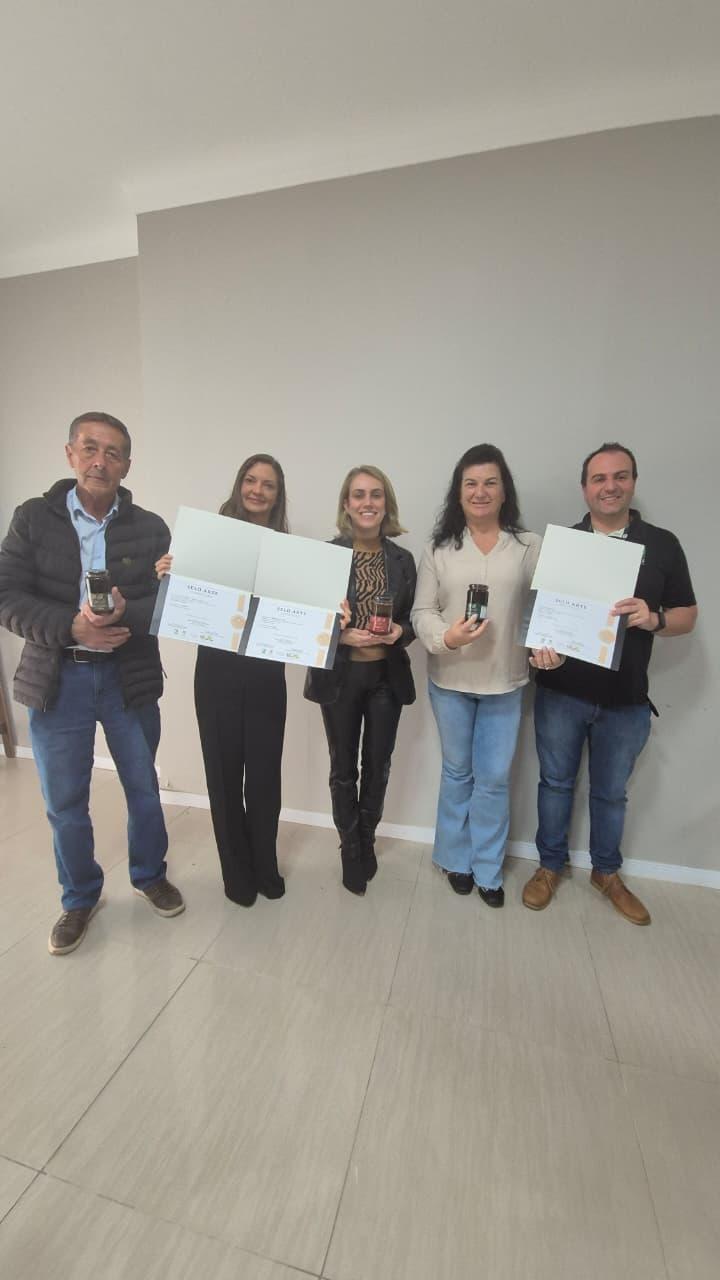 Bom Retiro conquista segundo Selo Arte com mel da empresa Polinize