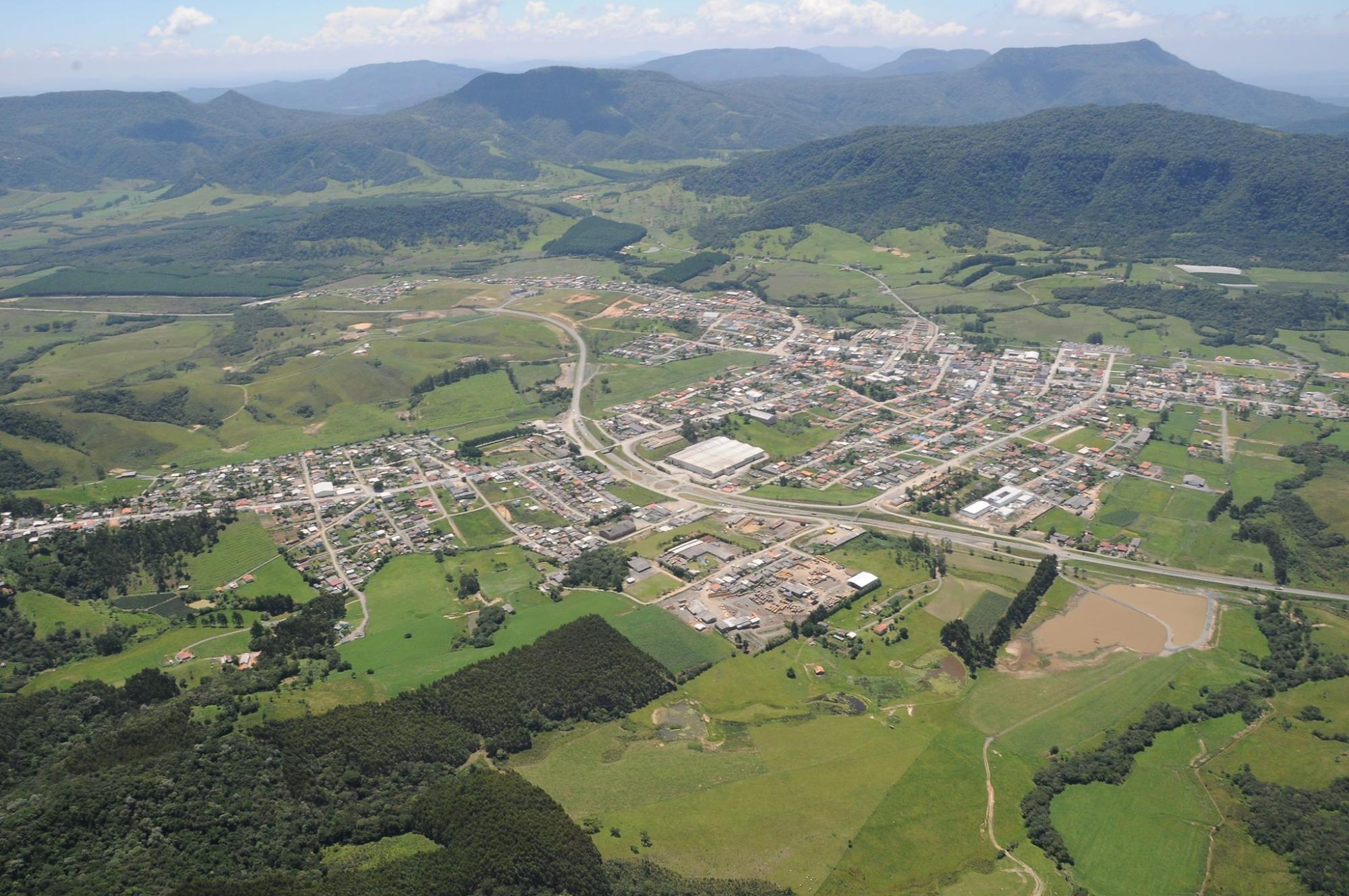 Bom Retiro garante mais de R$ 12 milhões em investimentos e prepara 2026 como ano das obras