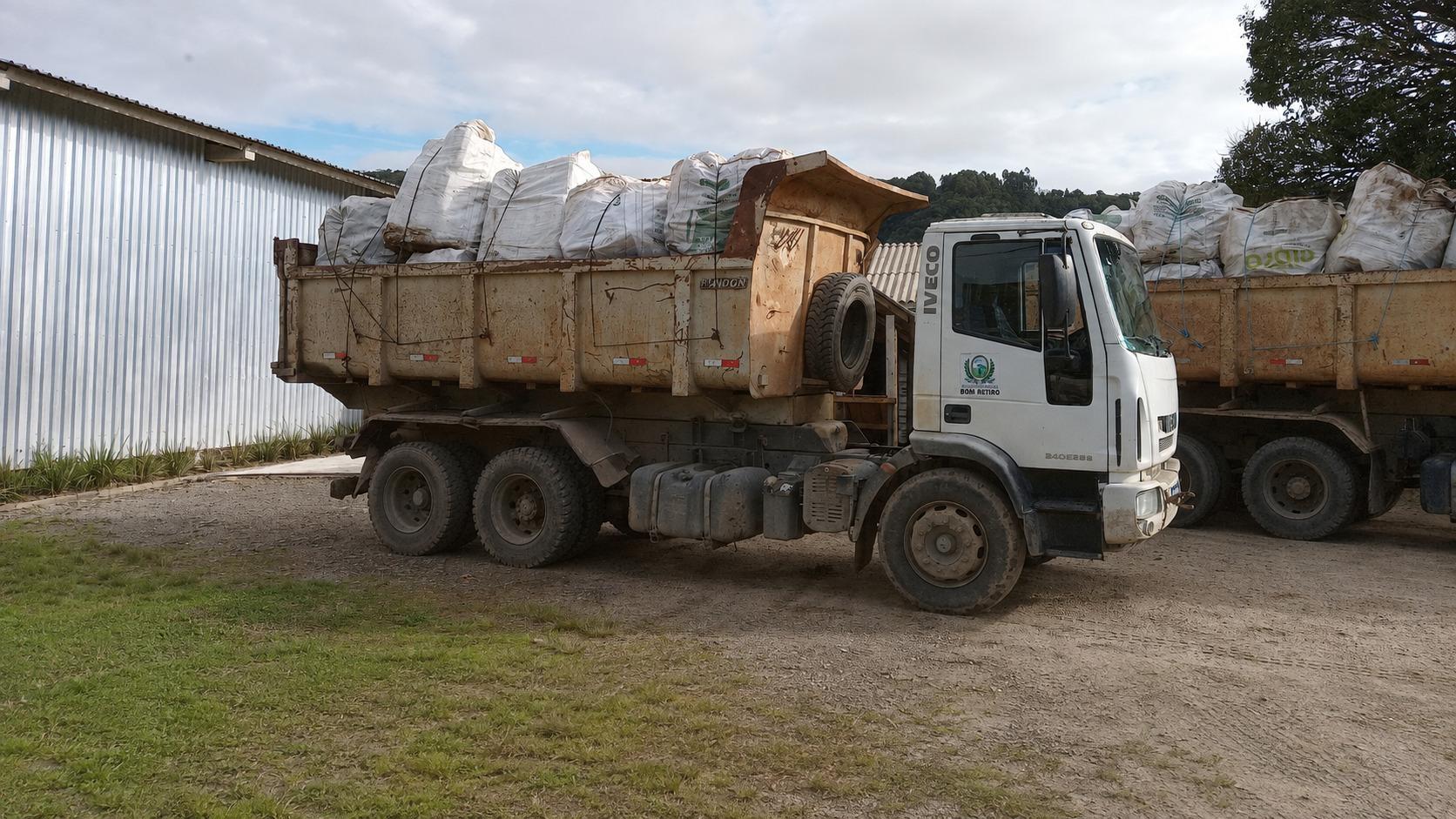 Bom Retiro recolhe mais de 12 mil embalagens de agrotóxicos em ação itinerante