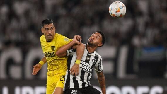 Botafogo perde do Peñarol, mas vai à final brasileira contra Atlético-MG
