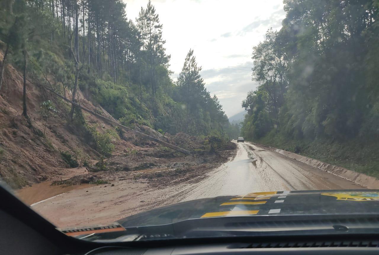 BR-282: trânsito está interditado neste sábado (3) e domingo (4) para obras de recuperação