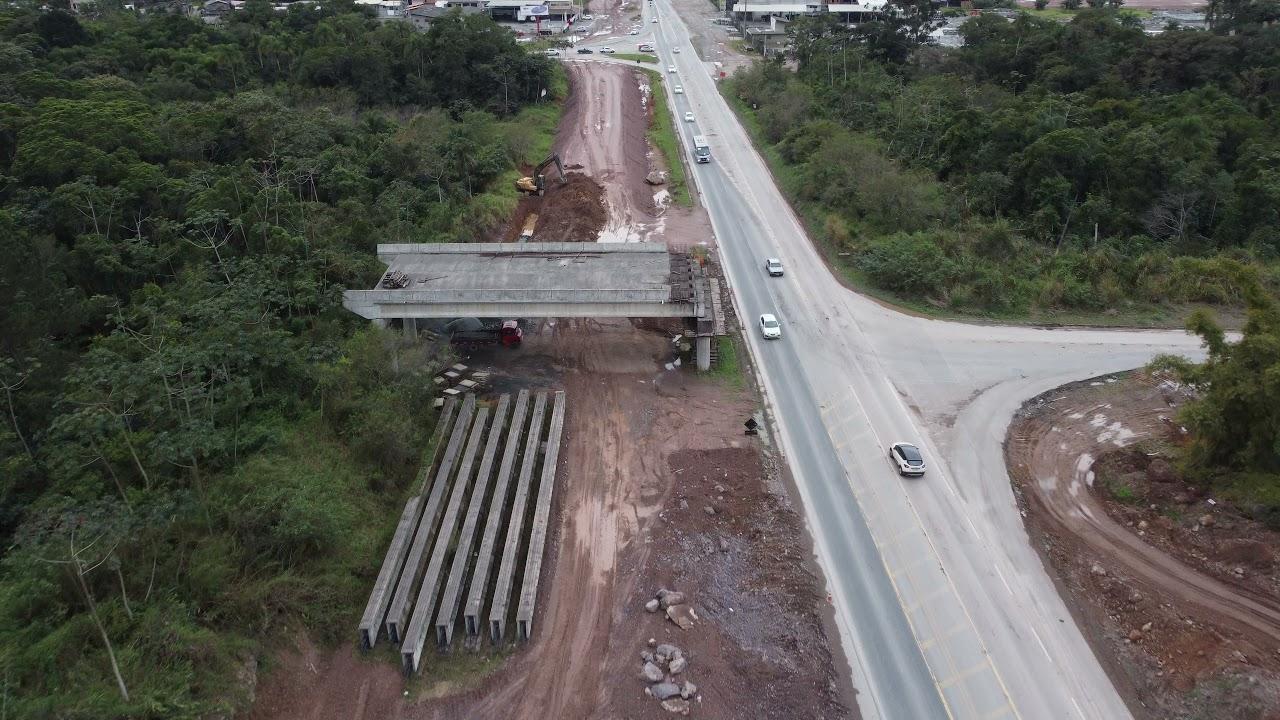 BR-470 terá trânsito interrompido para detonação de rochas