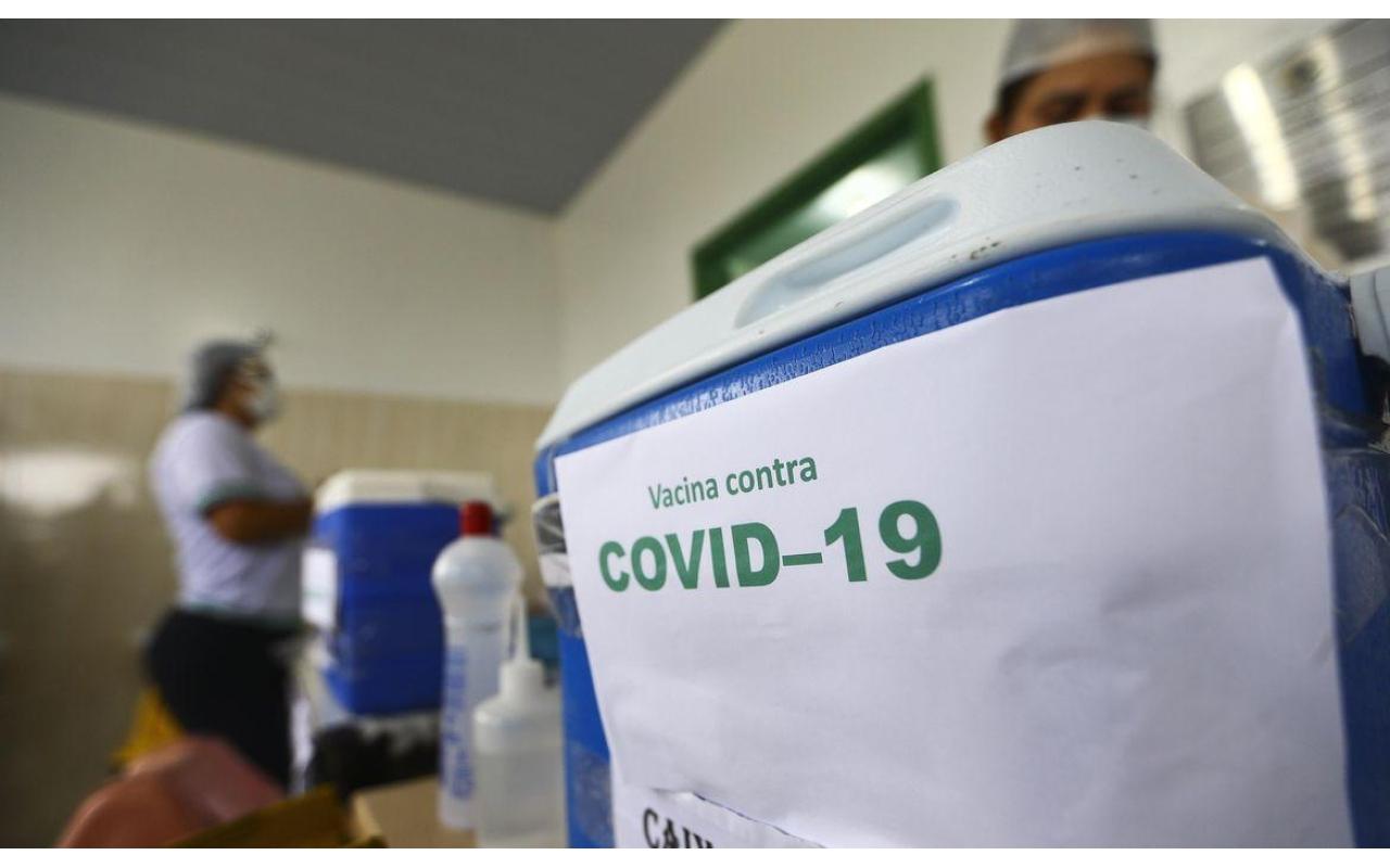 Covid-19: Brasil registra menor média móvel de mortes desde o início da pandemia