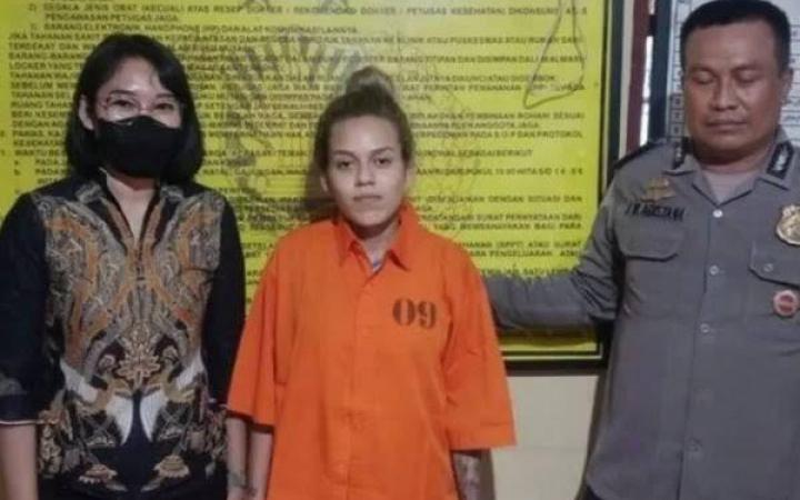 Brasileira presa com droga na Indonésia escapa da pena de morte