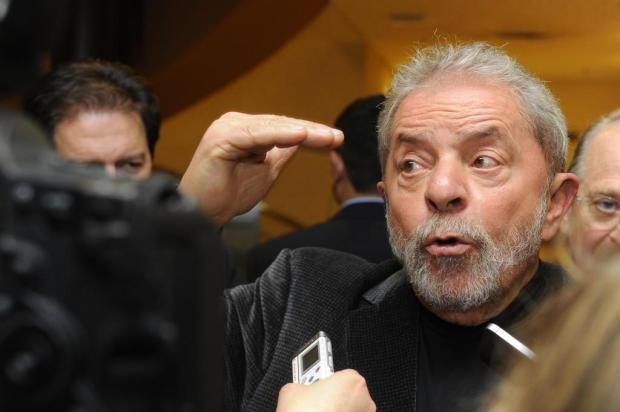 Lula diz que será próximo alvo do juiz da Lava-Jato, afirma jornal