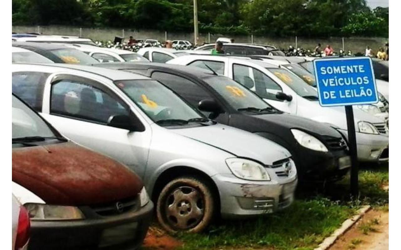 Detran de Santa Catarina promove leilão de 800 veículos usados na próxima terça