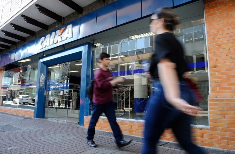 Caixa amplia prazo para cliente com conta corrente antecipar saque de R$ 500