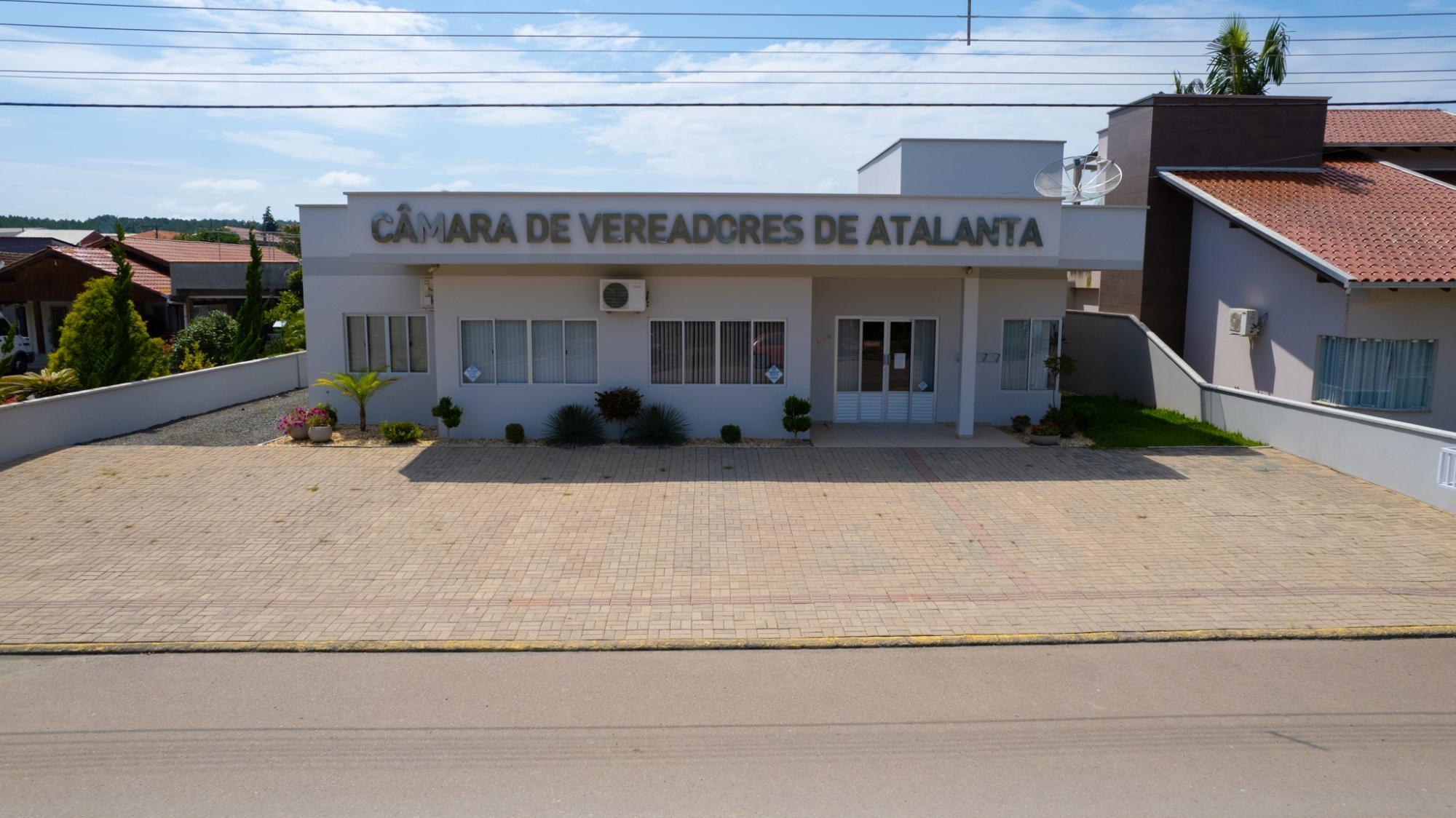 Câmara de Atalanta debate melhorias em vias, piso dos professores e segurança rural