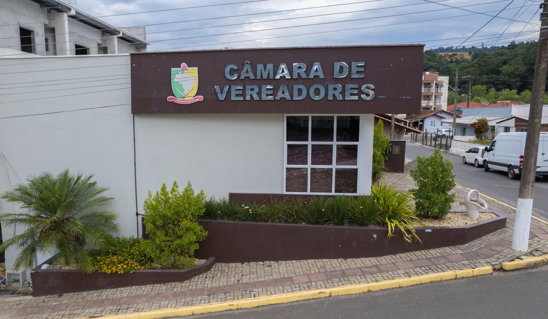 Câmara de Aurora cobra melhorias nas estradas e aprova recursos para compra de pedras