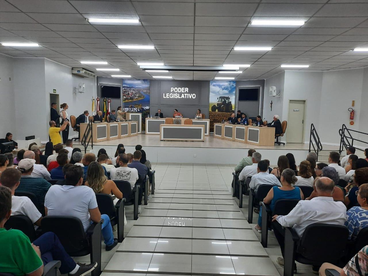 Câmara de Ituporanga realiza primeira sessão do ano e recebe projeto para divisão de secretaria