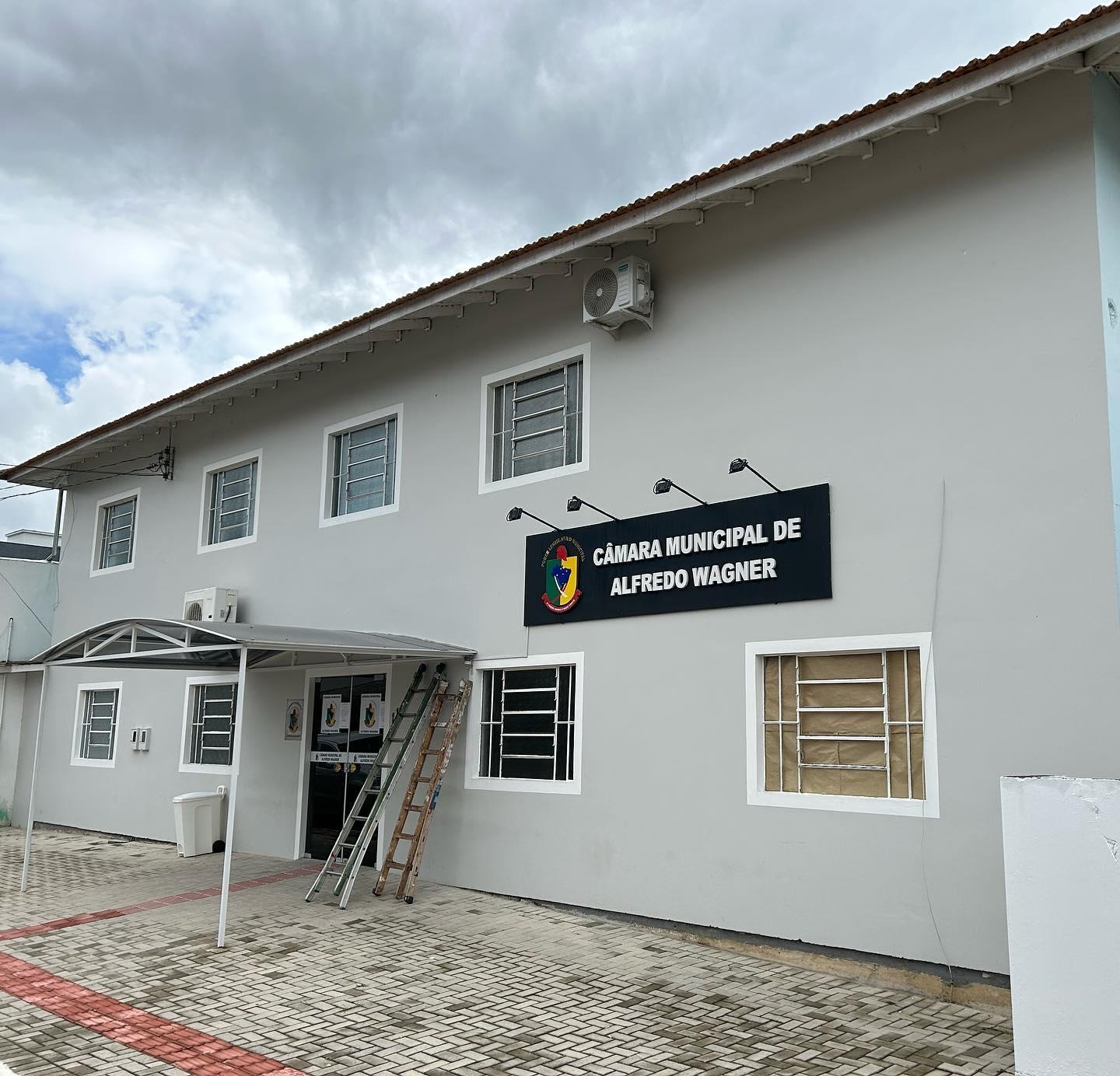 Câmara de Vereadores de Alfredo Wagner suspende atendimento para reforma