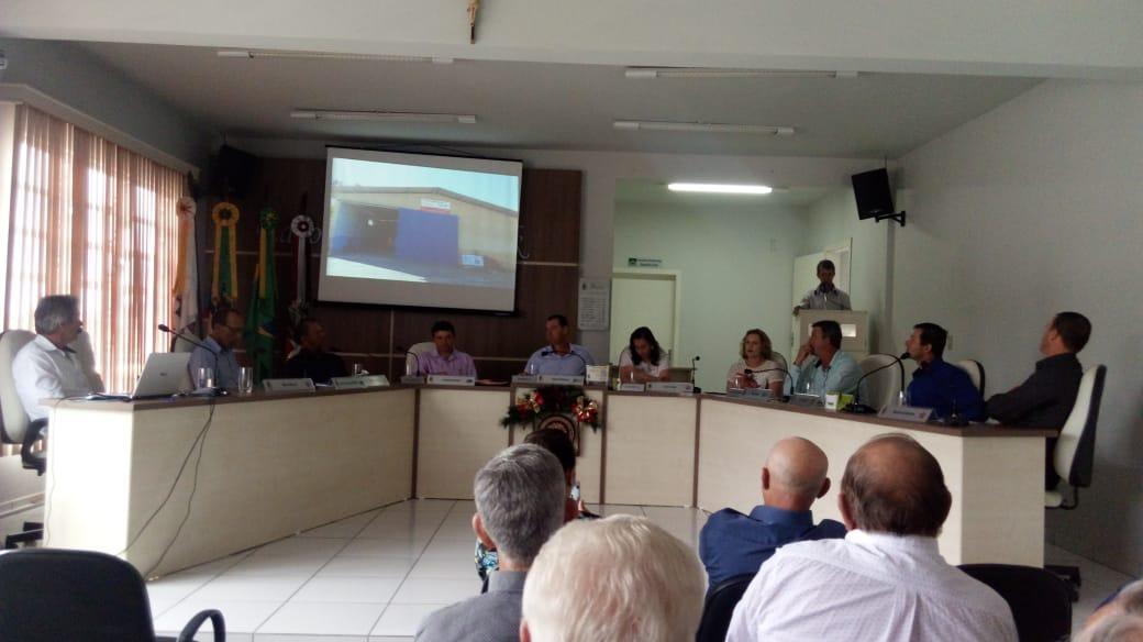 Câmara de Vereadores de Chapadão do Lageado homenageia autoridades e desbravadores em sessão solene