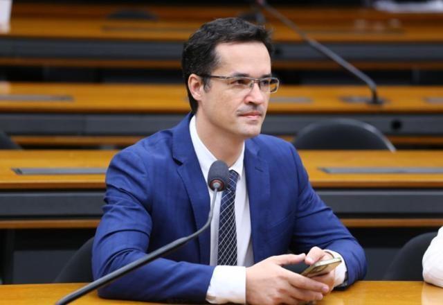 Câmara decide pela cassação do mandato de Deltan Dallagnol