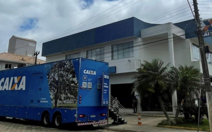 Caminhão CAIXA chega em Rio do Sul para reforçar o atendimento