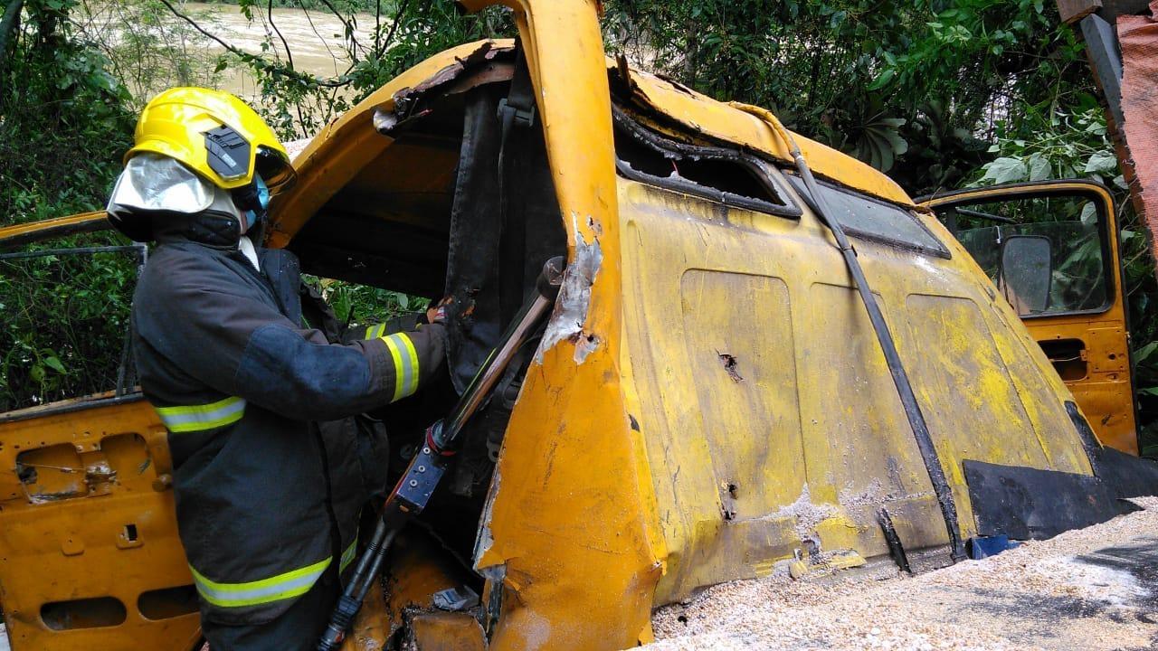 Caminhoneiro perde a vida em acidente na BR-470