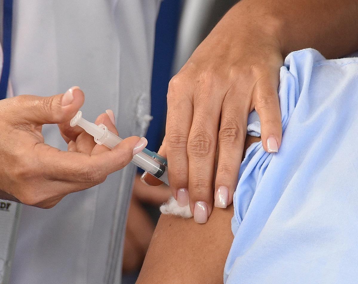 Campanha destaca importância de manter vacinas em dia