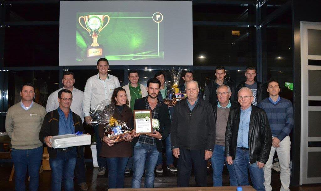 Campeão de produtividade de soja no Alto Vale colhe 102 sacas/ha