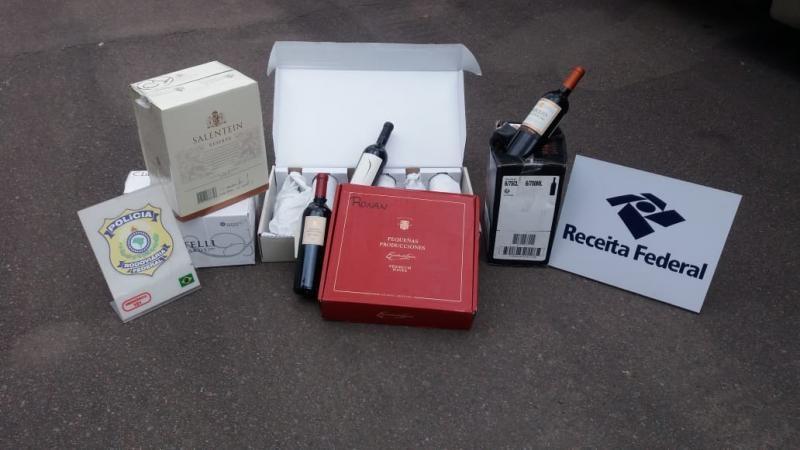 Carga com de 420 vinhos argentinos é apreendida na BR-470 em Rio do Sul 