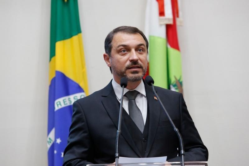 Carlos Moisés é absolvido e voltará ao cargo de governador de Santa Catarina