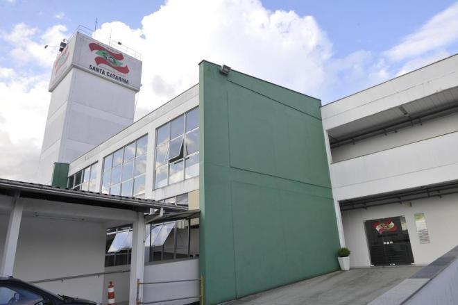 Carlos Moisés oficializa desativação das ADRs