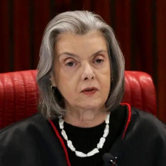 Cármen Lúcia é eleita presidente do TSE pelos próximos dois anos