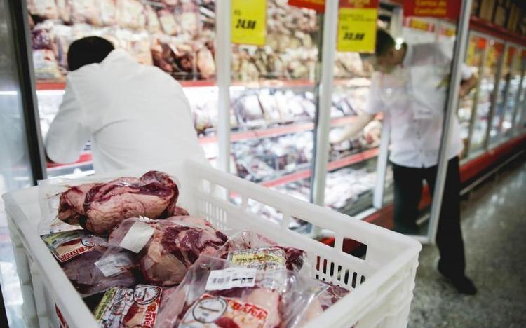 Carne vermelha fica até 40% mais cara em SC; produto local está indo para a China
