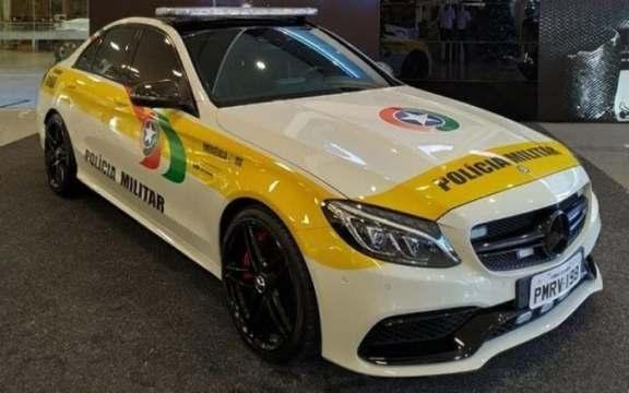 Carros de luxo transformados em viaturas da PM em SC são tirados de circulação
