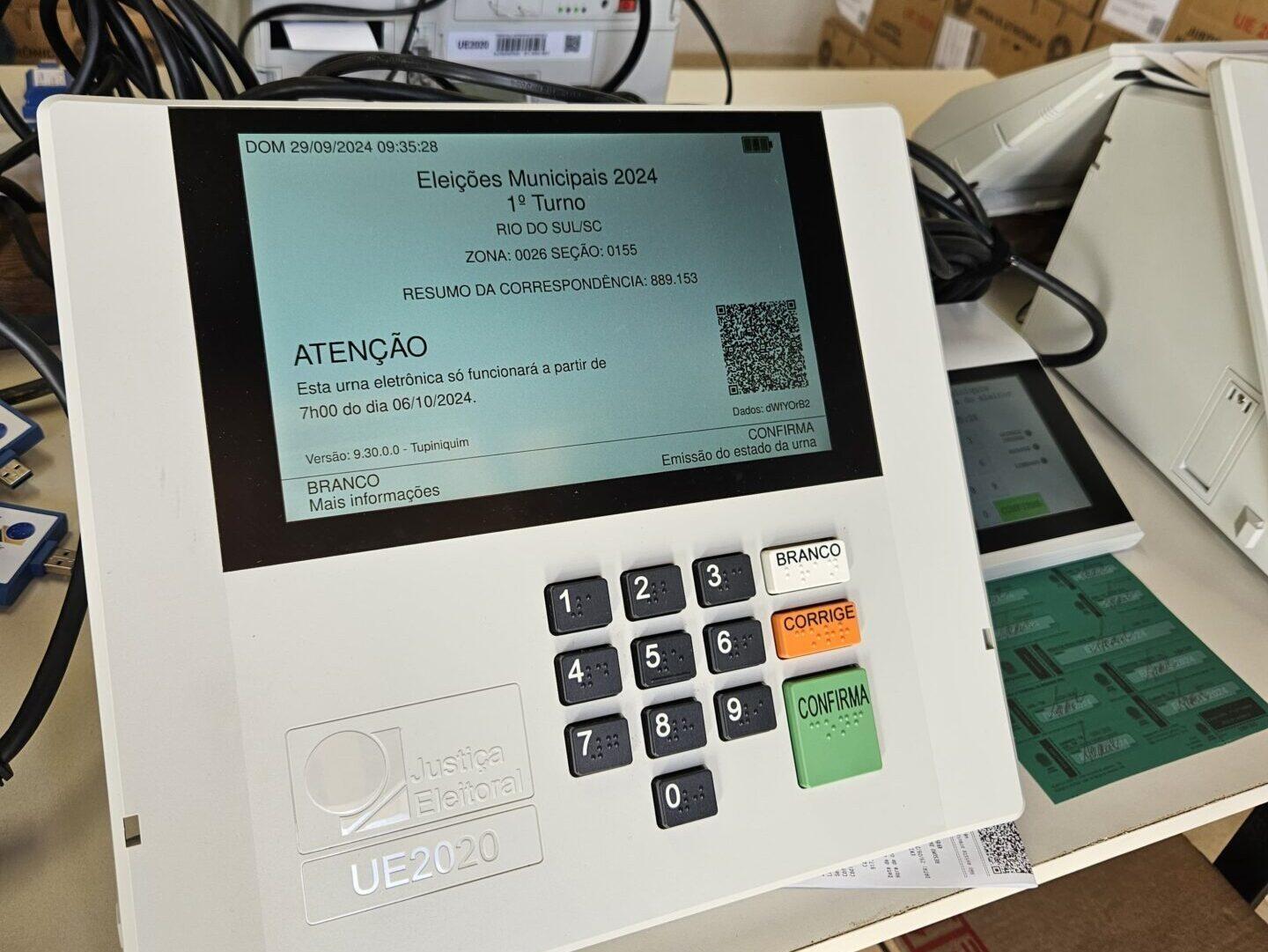 Cartório Eleitoral de Rio do Sul prepara urnas eletrônicas para as eleições municipais de 2024