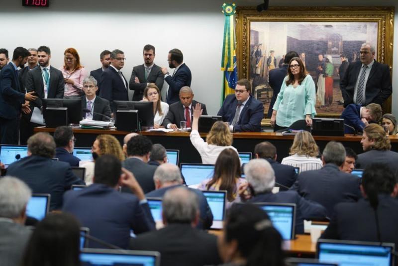 CCJ vota parecer da reforma da Previdência nesta terça-feira 