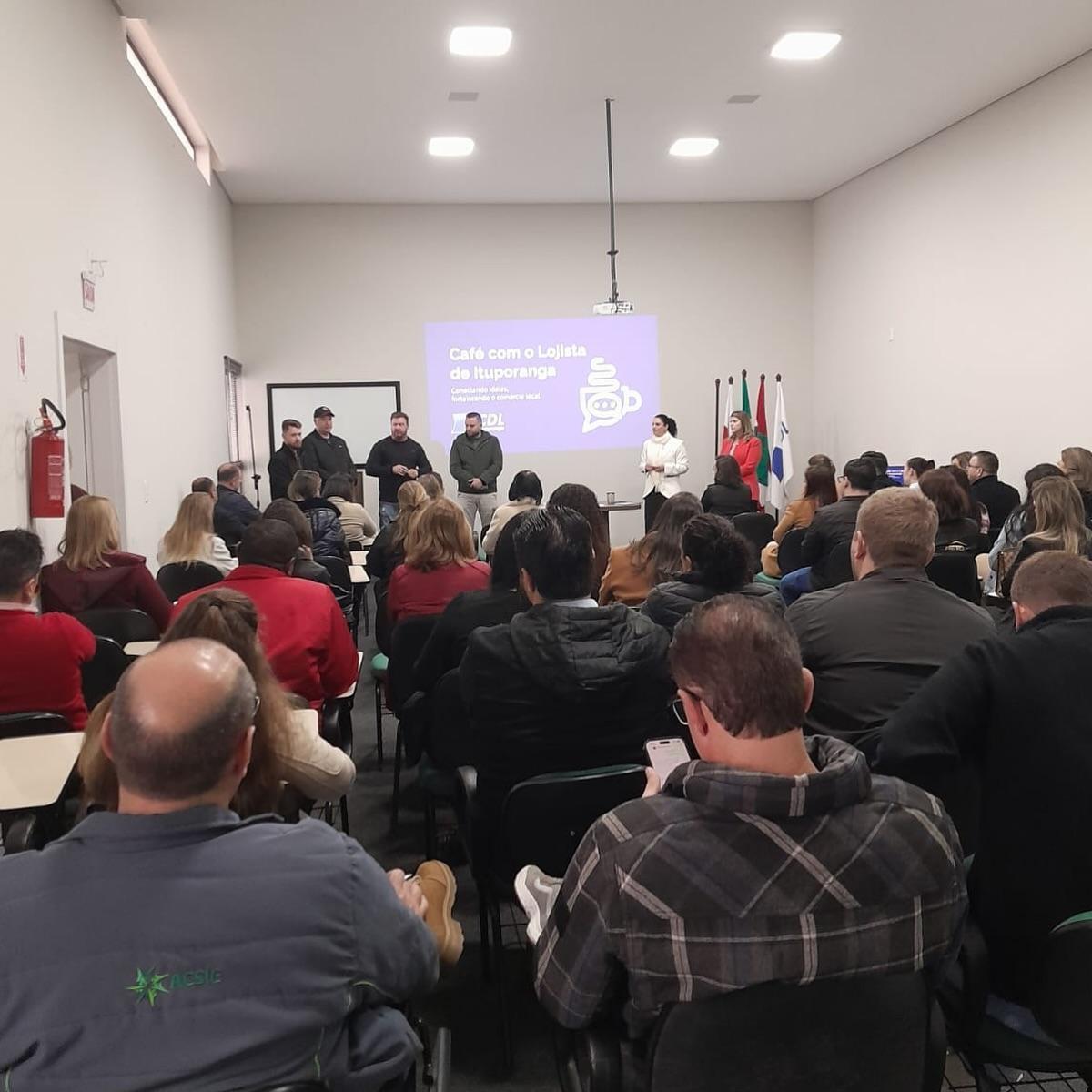 CDL de Ituporanga apresenta ações para movimentar o comércio até o fim do ano