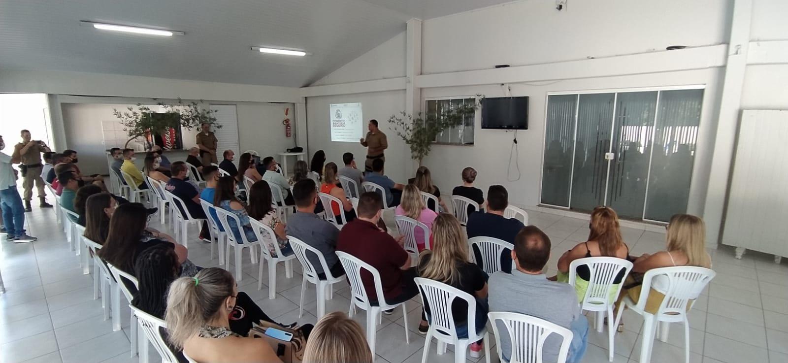 CDL de Ituporanga promove primeiro Café com Associado