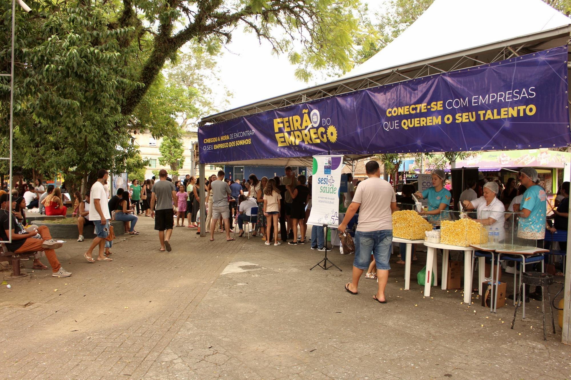 Cerca de 1,2 mil currículos foram recebidos durante o Feirão do Emprego em Rio do Sul